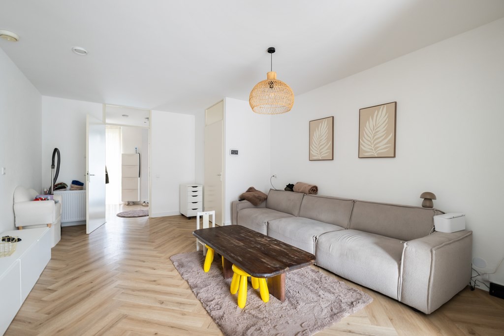 Tussenwoning te koop: Van Ewijckstraat 28, Dordrecht