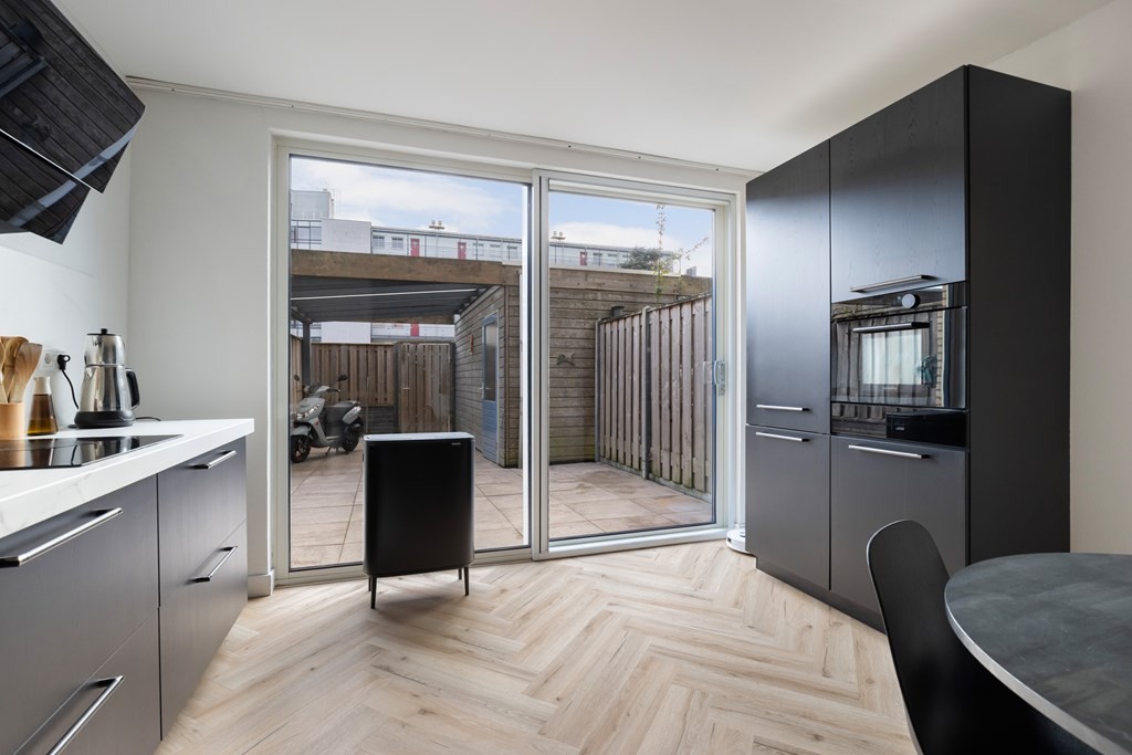 Tussenwoning te koop: Van Ewijckstraat 28, Dordrecht