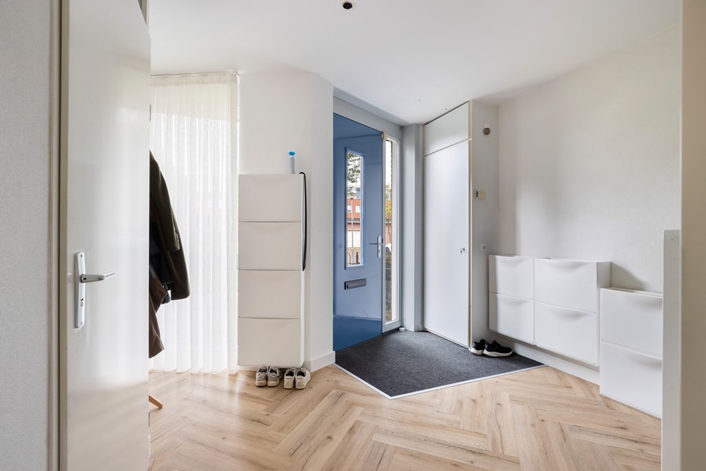 Tussenwoning te koop: Van Ewijckstraat 28, Dordrecht