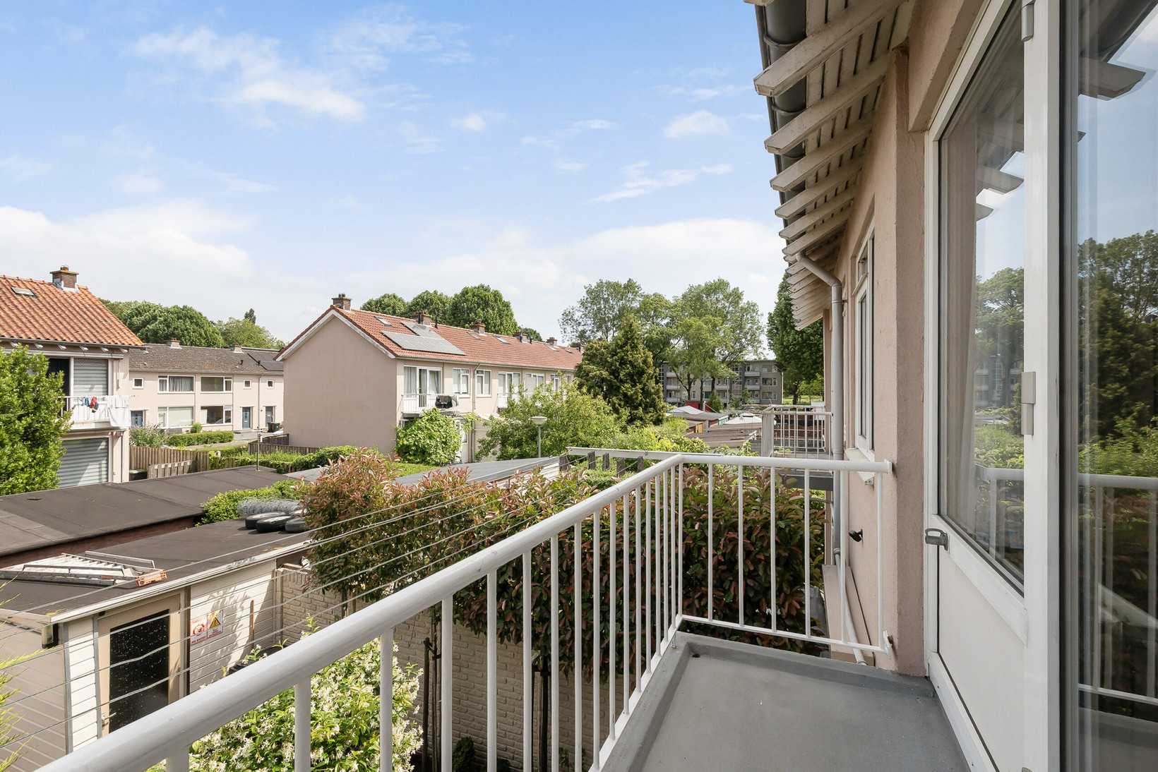 Tussenwoning te koop: Olivier van Noortstraat 10, Dordrecht