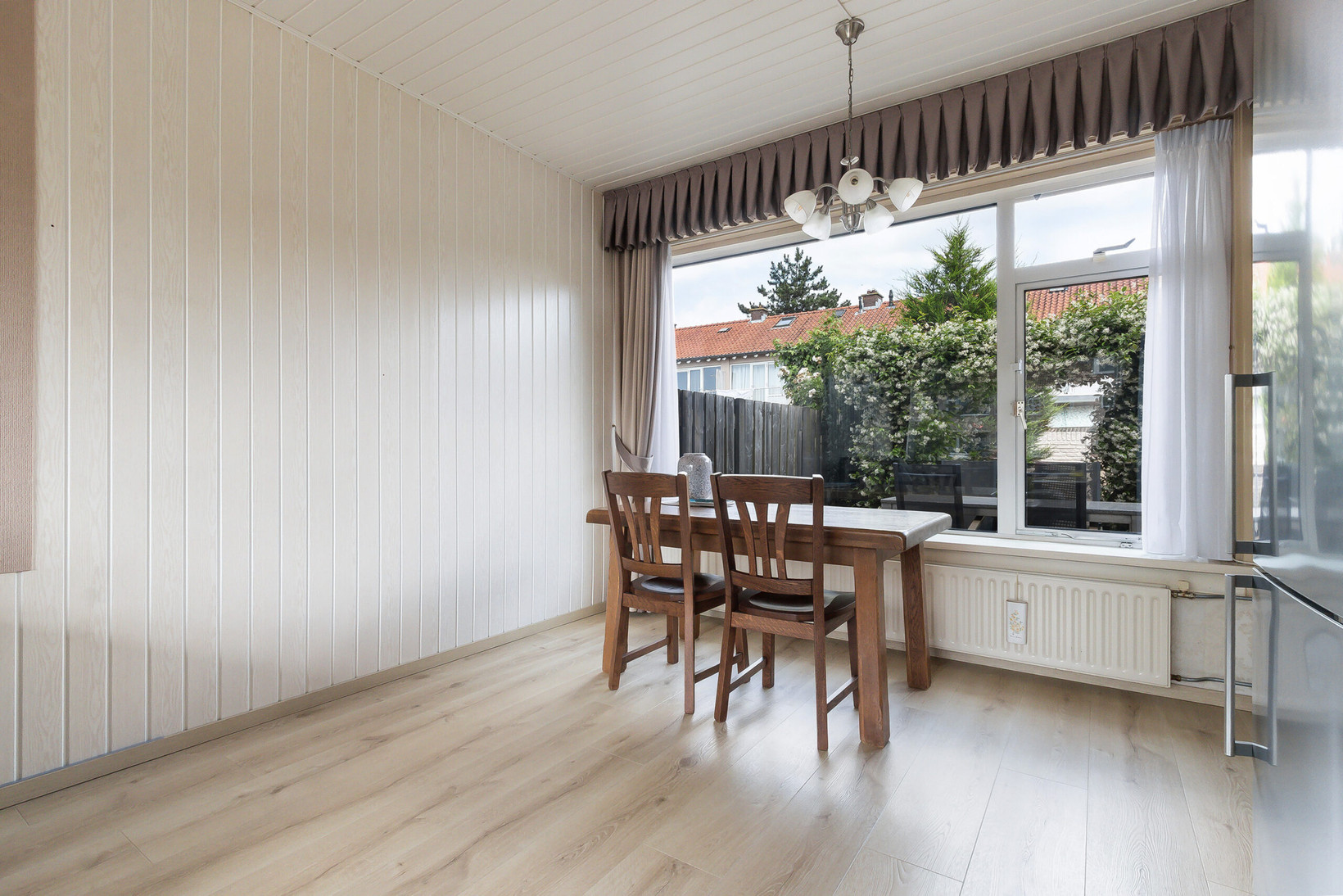 Tussenwoning te koop: Olivier van Noortstraat 10, Dordrecht