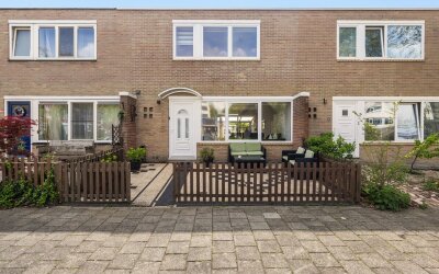 Dresselhuys. 18
