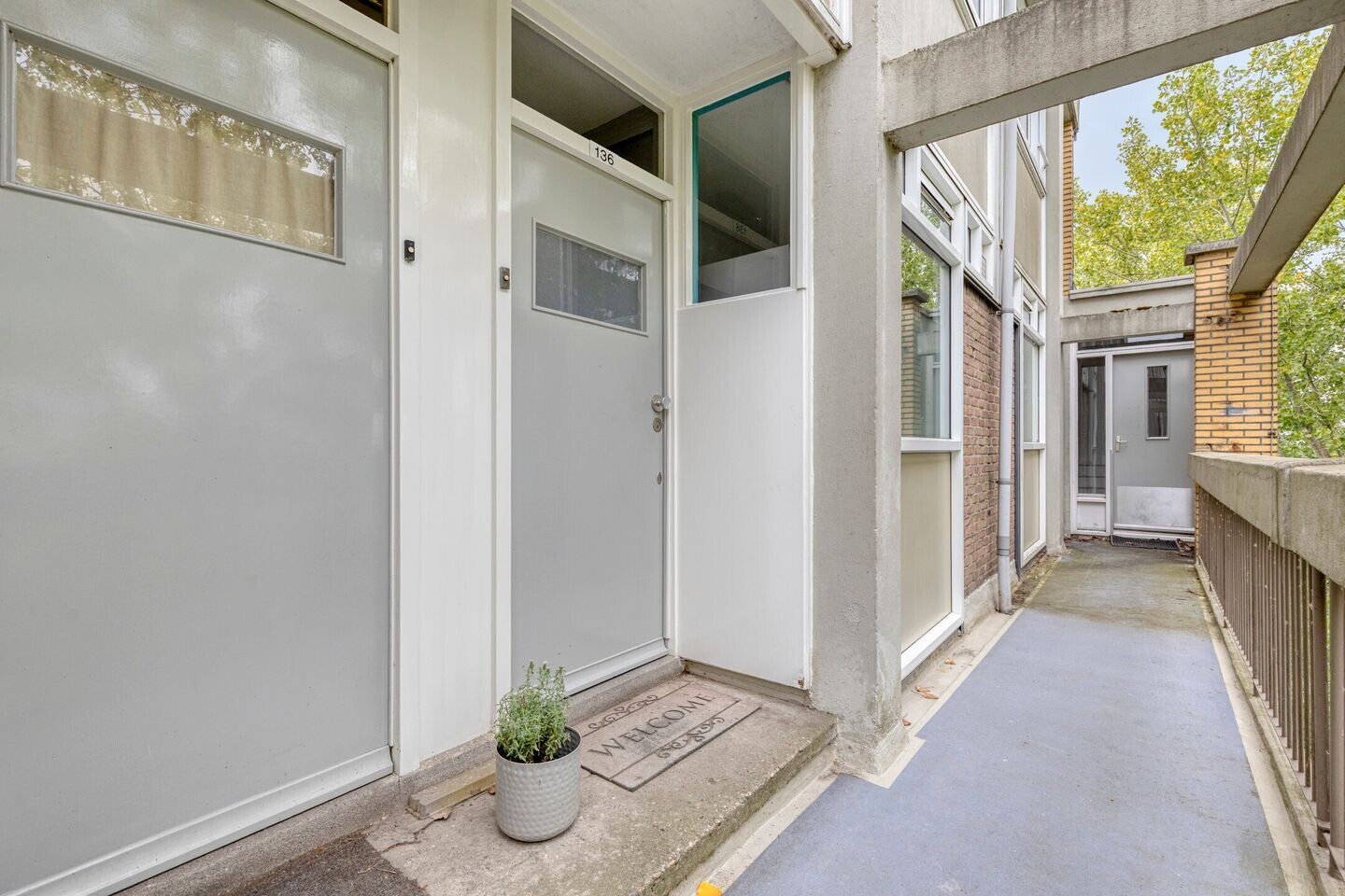 Appartement te koop: Van Bosseplantsoen 136, Dordrecht