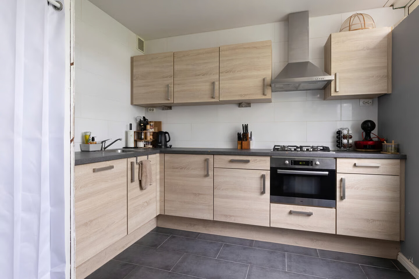Appartement te koop: Van Bosseplantsoen 136, Dordrecht