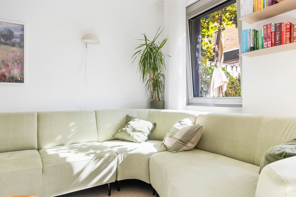 Tussenwoning te koop: Van Kinsbergenstraat 4, Dordrecht