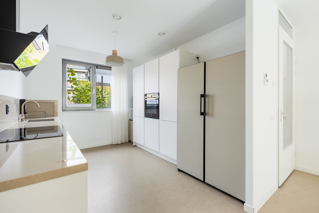 Tussenwoning te koop: Van Kinsbergenstraat 4, Dordrecht