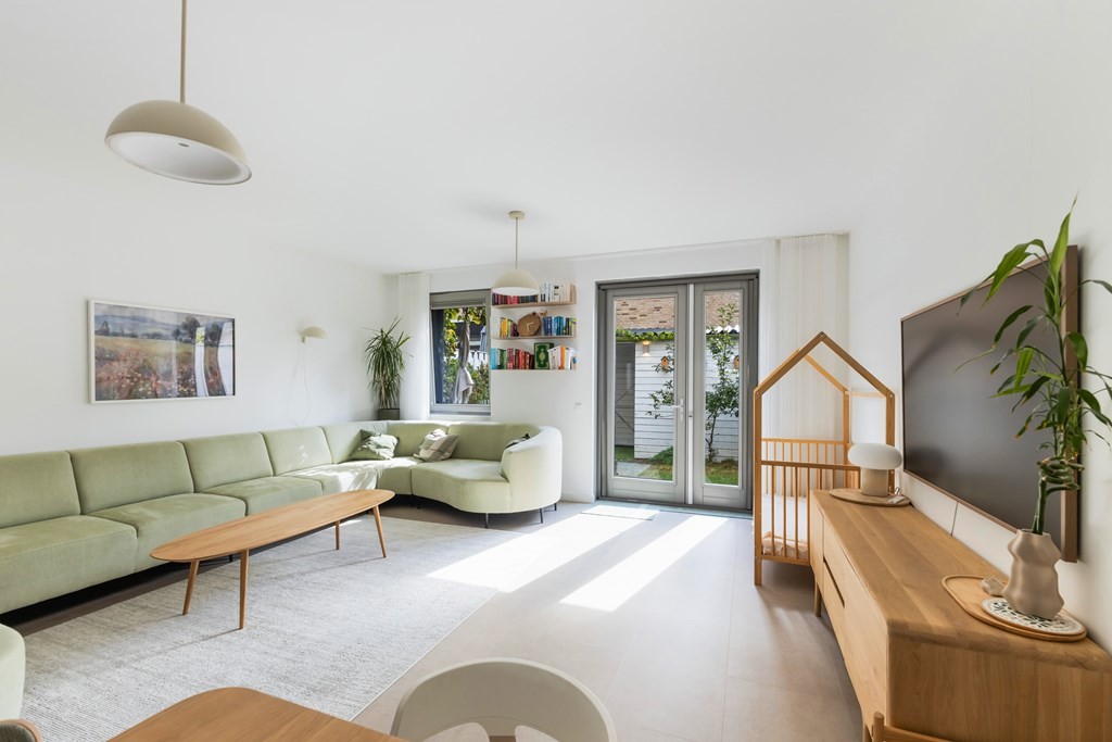 Tussenwoning te koop: Van Kinsbergenstraat 4, Dordrecht