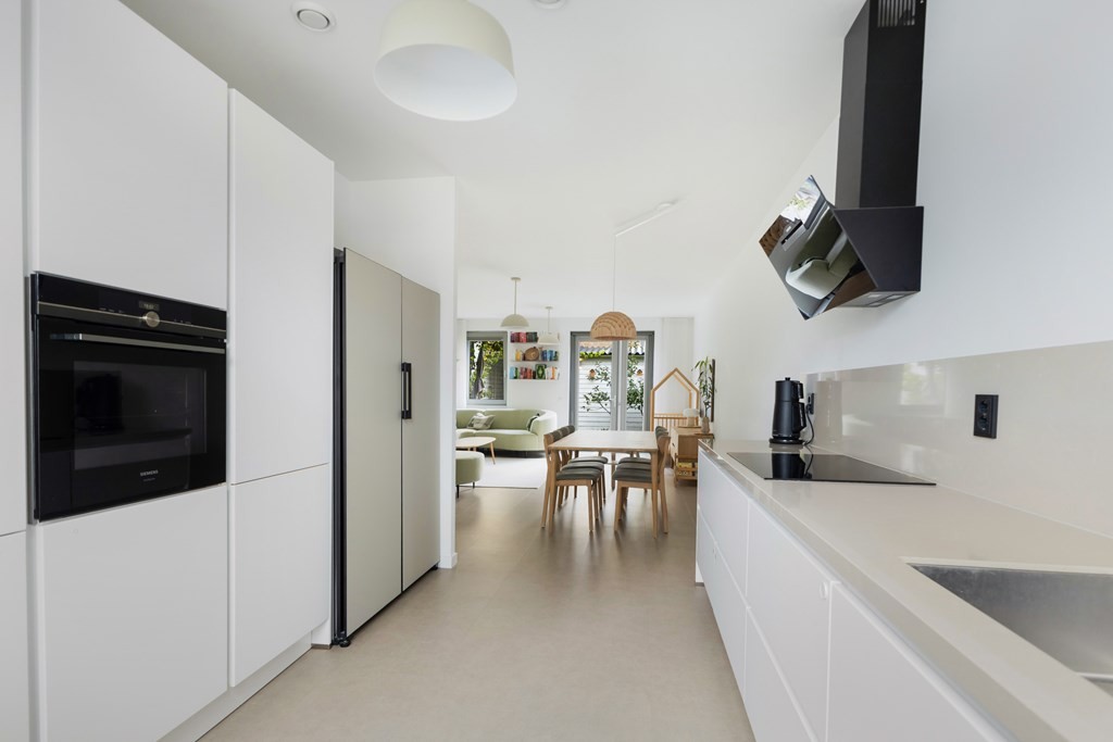 Tussenwoning te koop: Van Kinsbergenstraat 4, Dordrecht