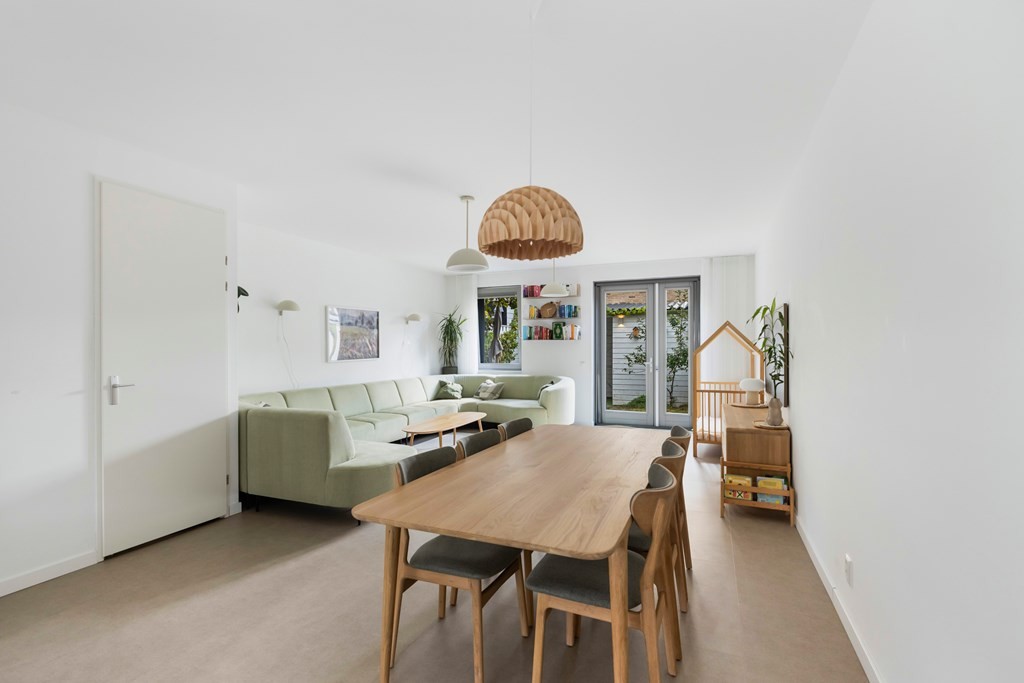 Tussenwoning te koop: Van Kinsbergenstraat 4, Dordrecht