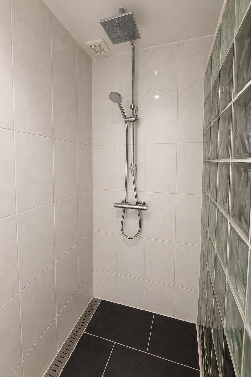 Tussenwoning te koop: Schoenerstraat 16, Dordrecht