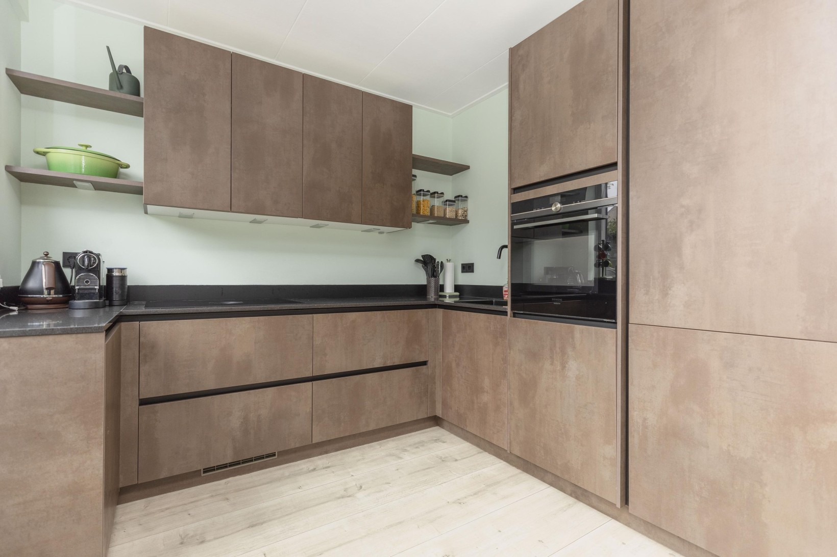 Tussenwoning te koop: Polluxhof 30, Dordrecht