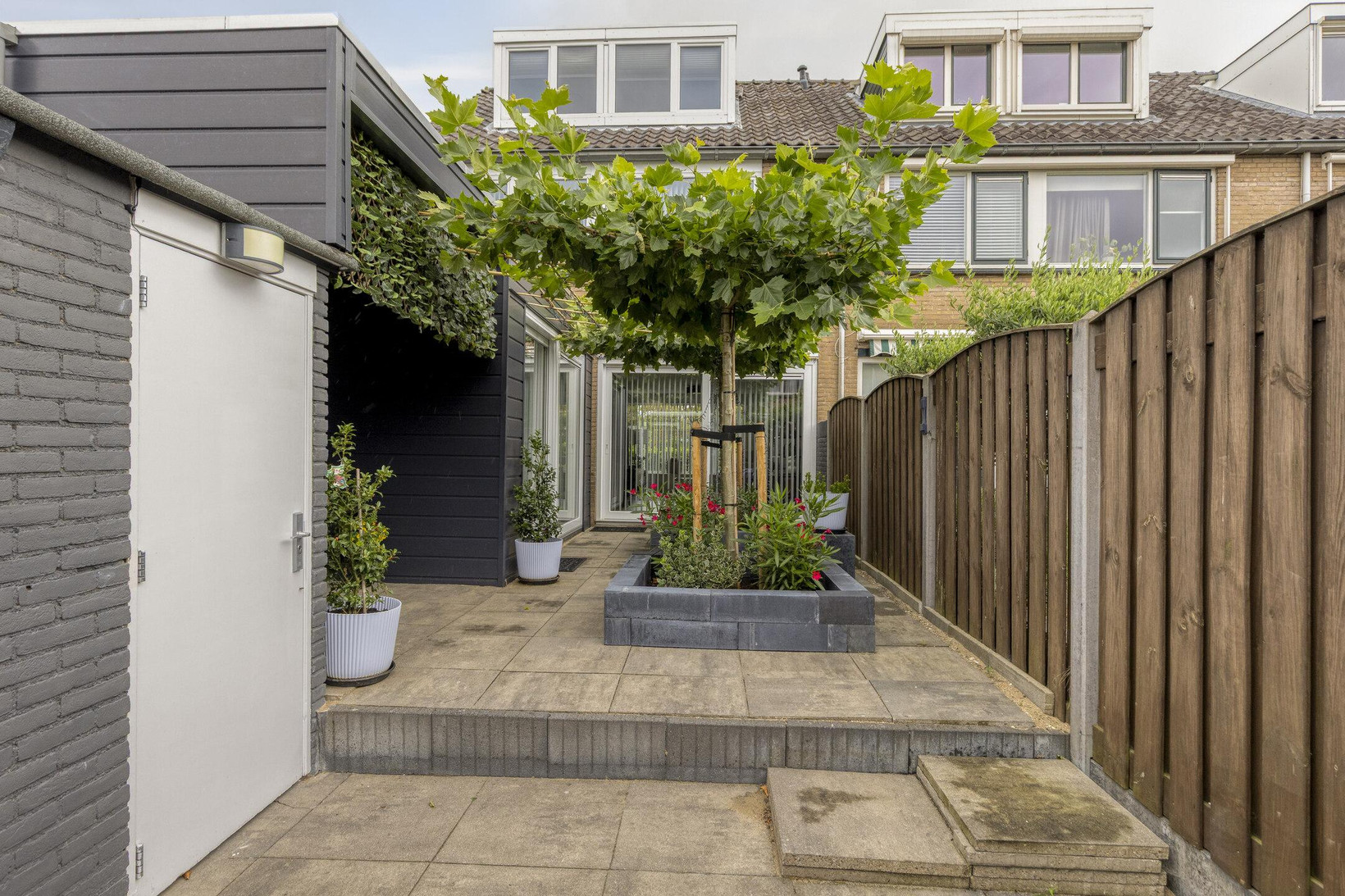 Hoekwoning te koop: Poolsterhof 1, Dordrecht