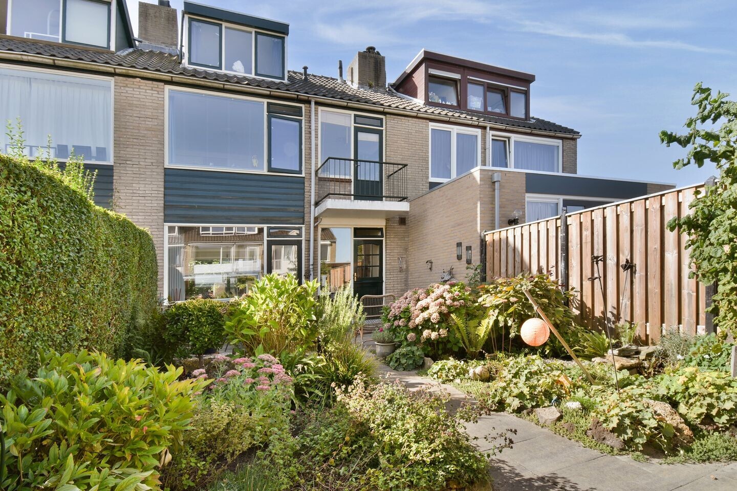 Tussenwoning te koop: Magnoliastraat 4, Dordrecht