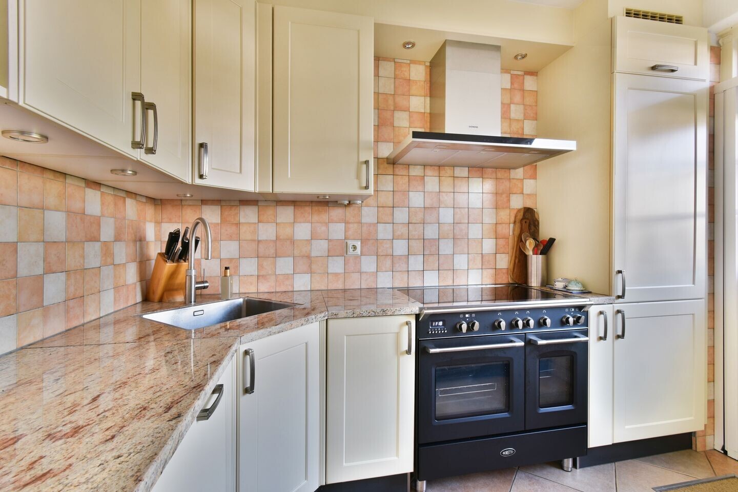 Tussenwoning te koop: Magnoliastraat 4, Dordrecht