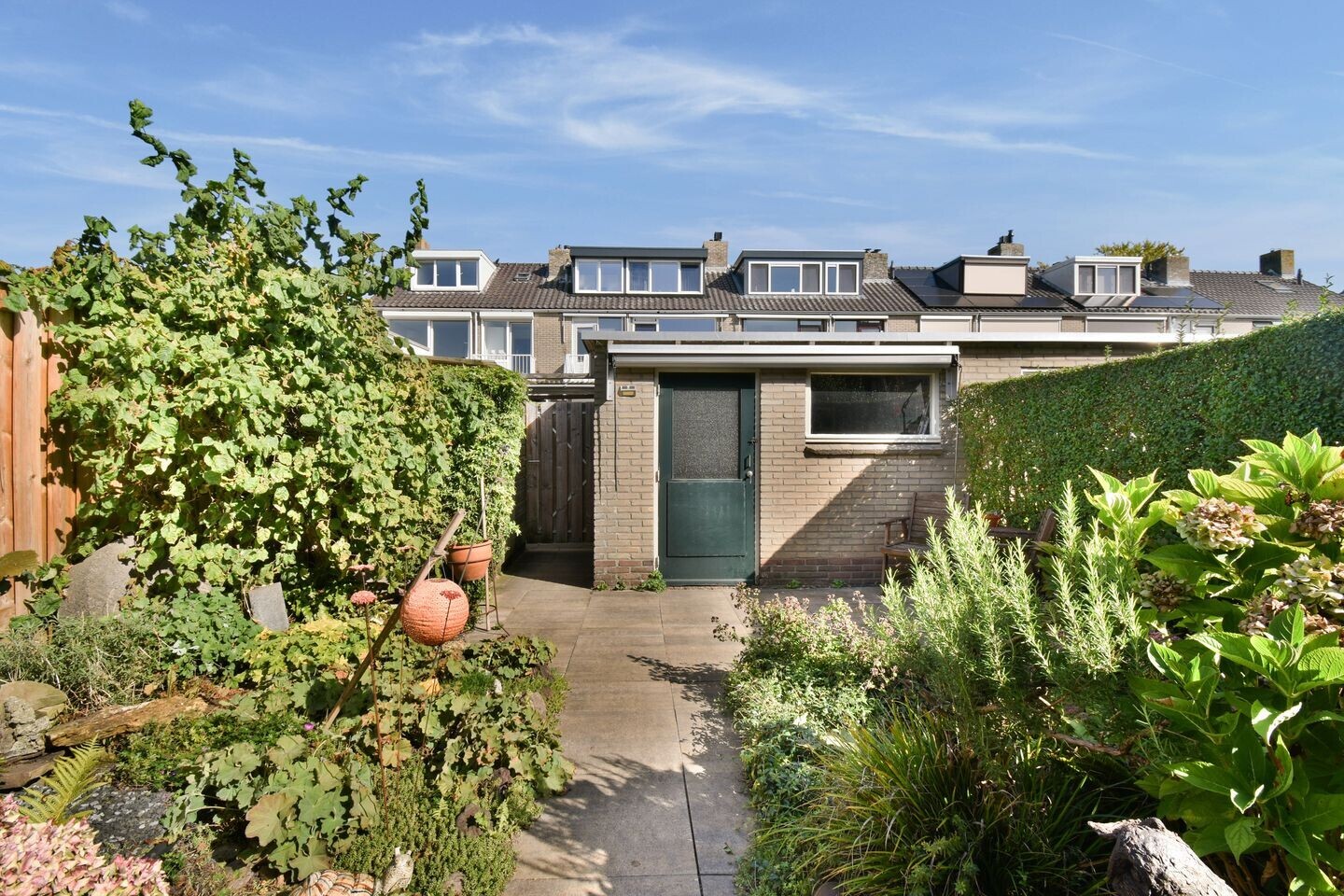 Tussenwoning te koop: Magnoliastraat 4, Dordrecht