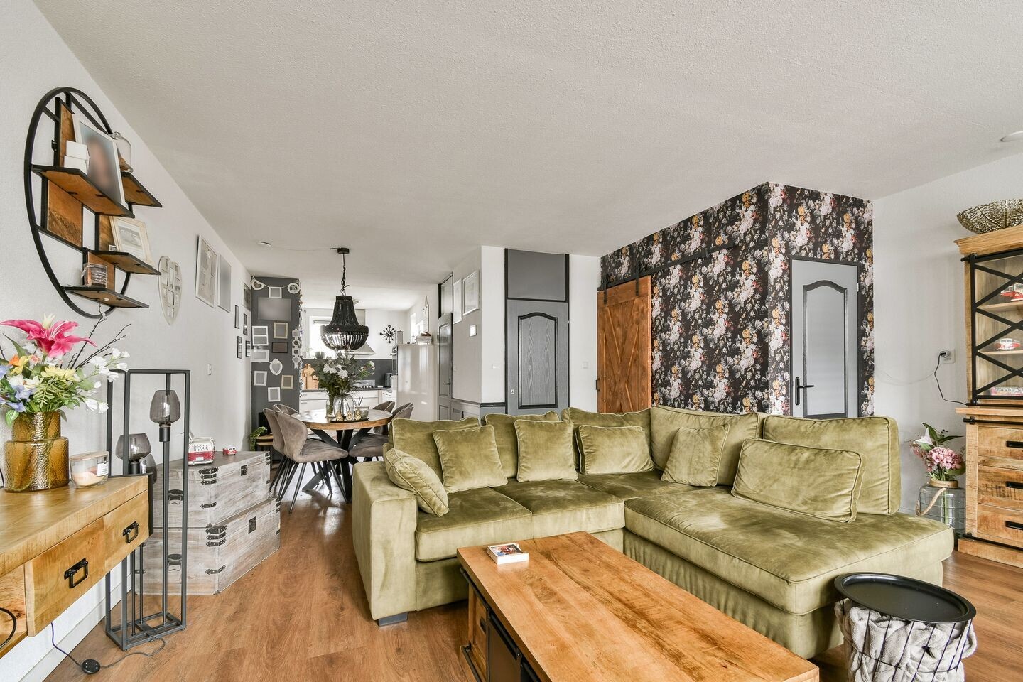 Tussenwoning te koop: Schuilenburg 95, Dordrecht