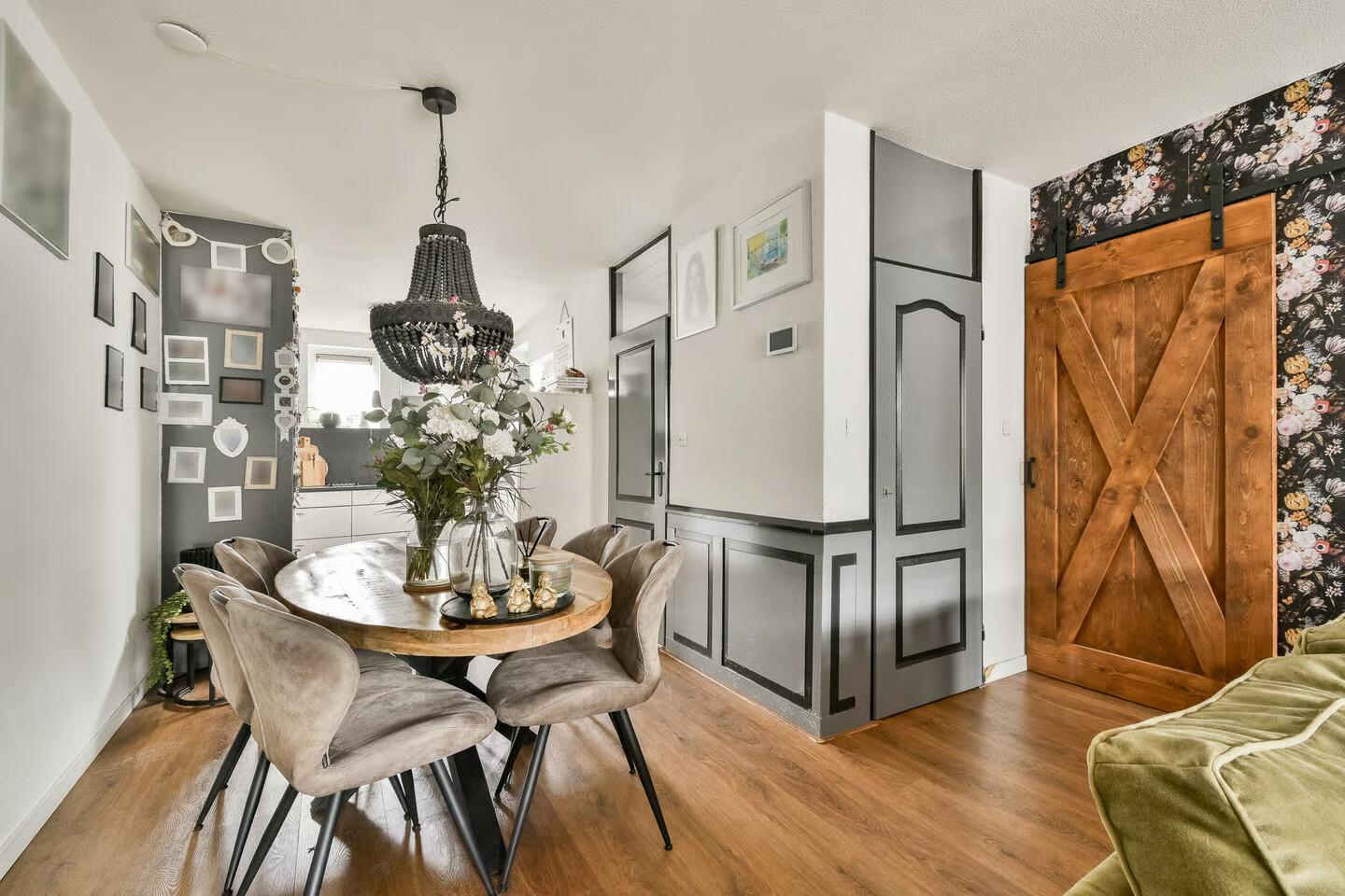 Tussenwoning te koop: Schuilenburg 95, Dordrecht