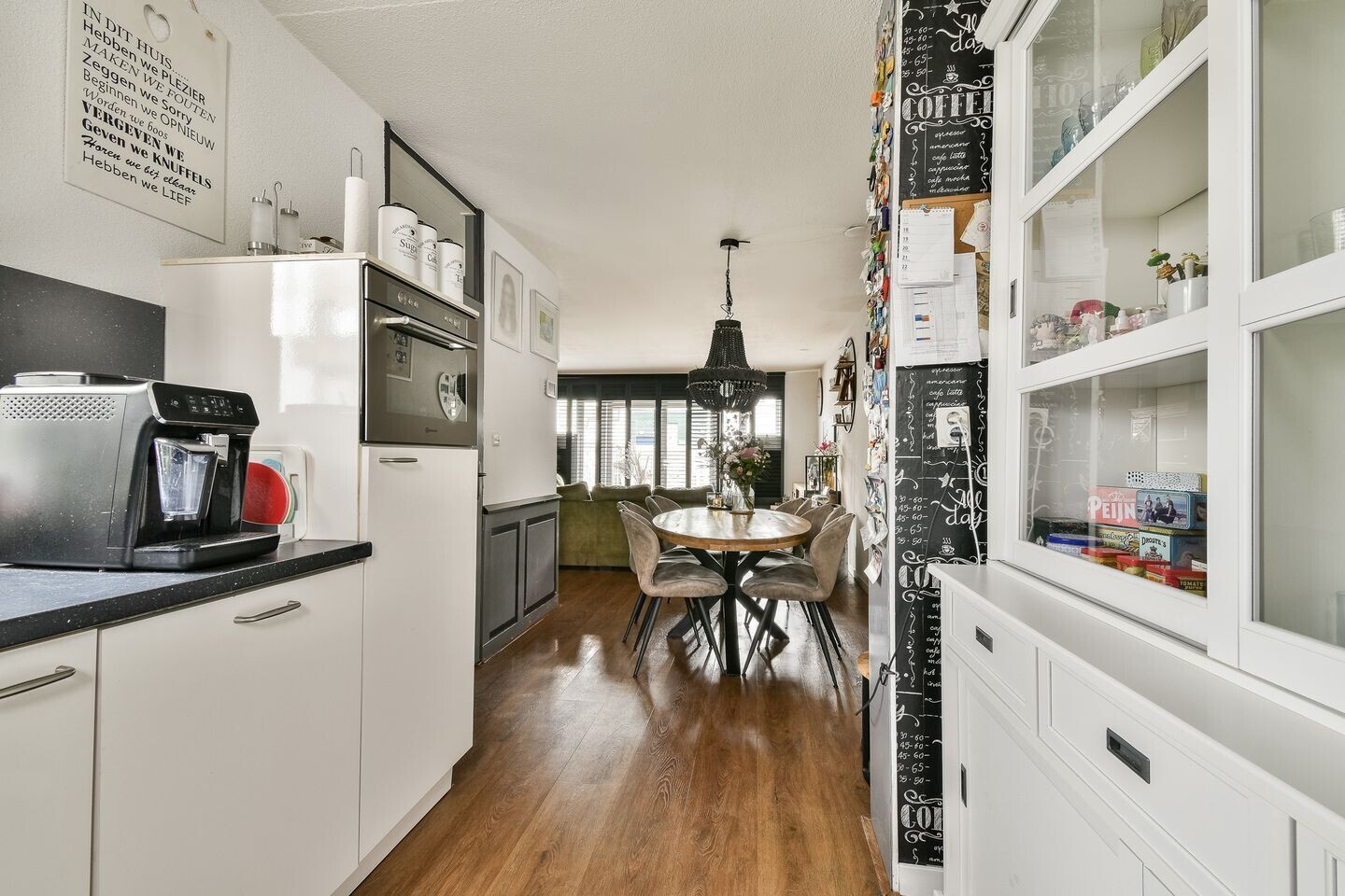 Tussenwoning te koop: Schuilenburg 95, Dordrecht