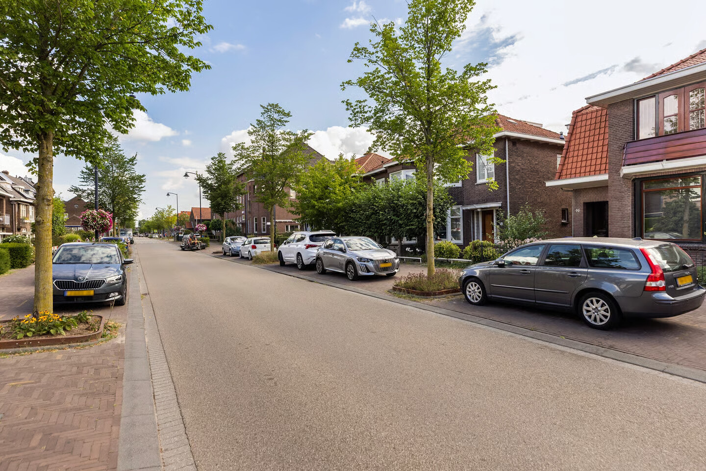 Twee-onder-één-kap te koop: Burgemeester de Bruïnelaan 94, Zwijndrecht