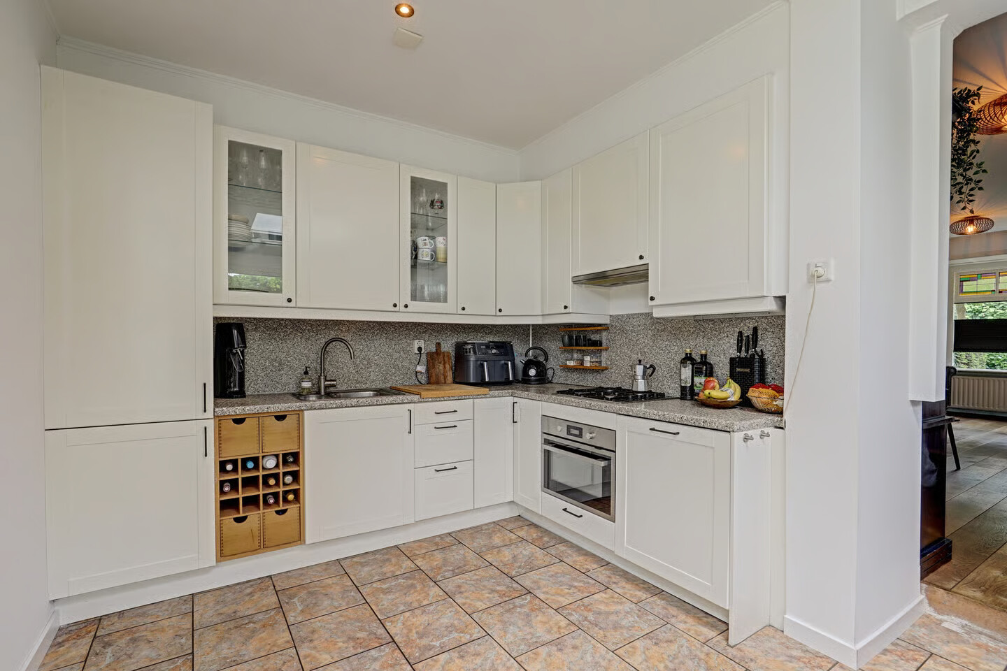 Hoekwoning te koop: Lodewijk van Nassaustraat 23, Zwijndrecht