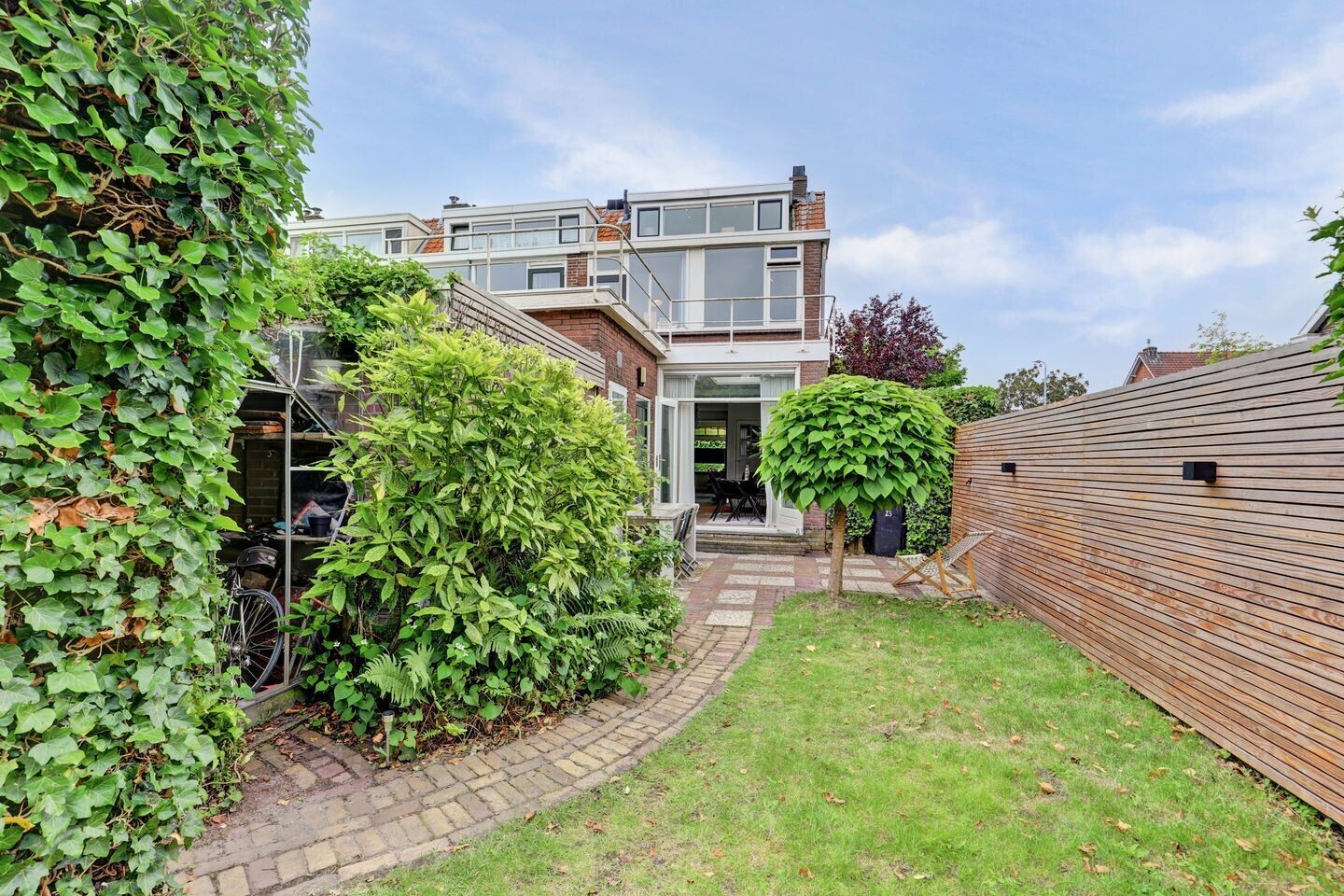Hoekwoning te koop: Lodewijk van Nassaustraat 23, Zwijndrecht