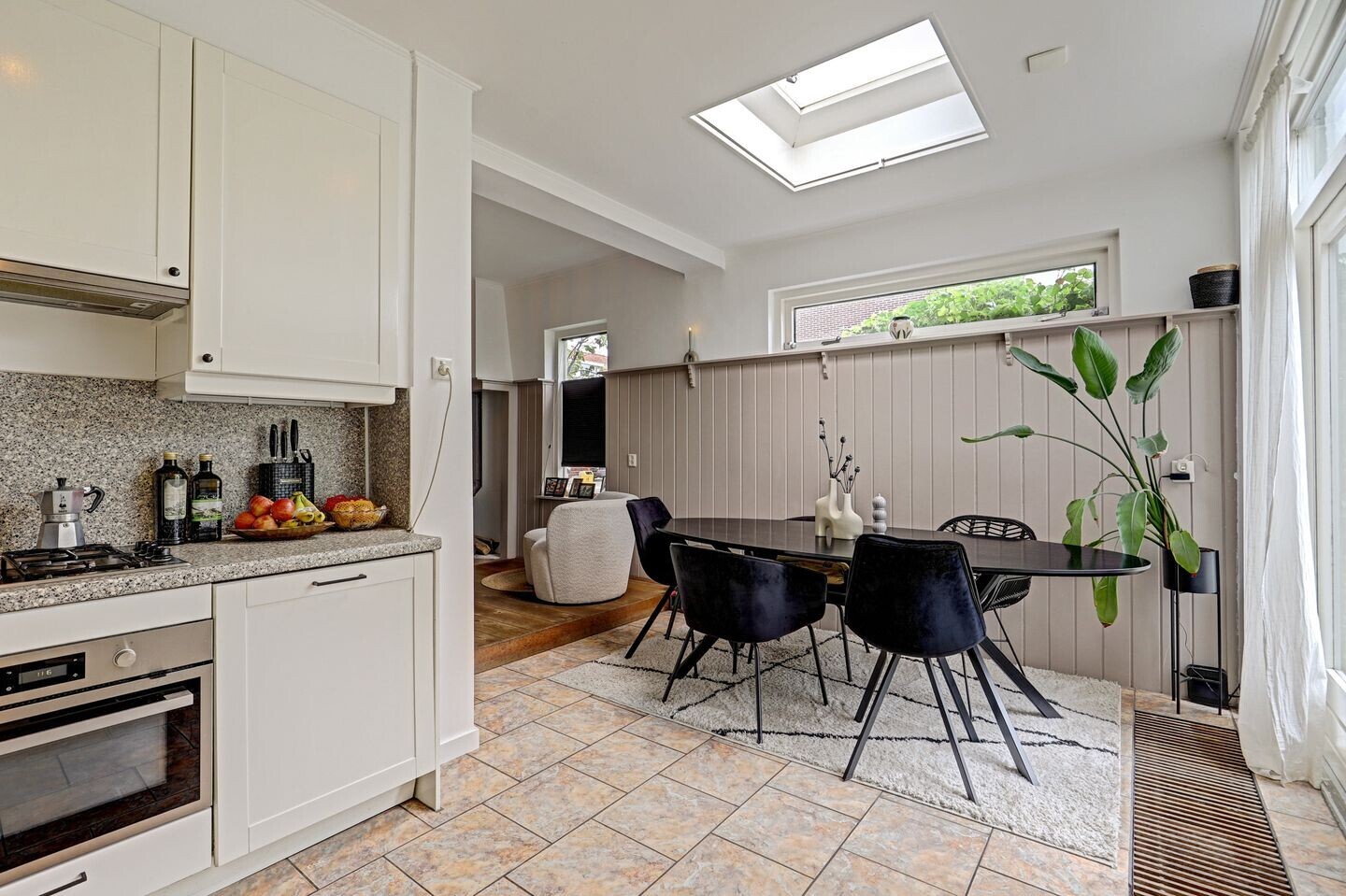 Hoekwoning te koop: Lodewijk van Nassaustraat 23, Zwijndrecht