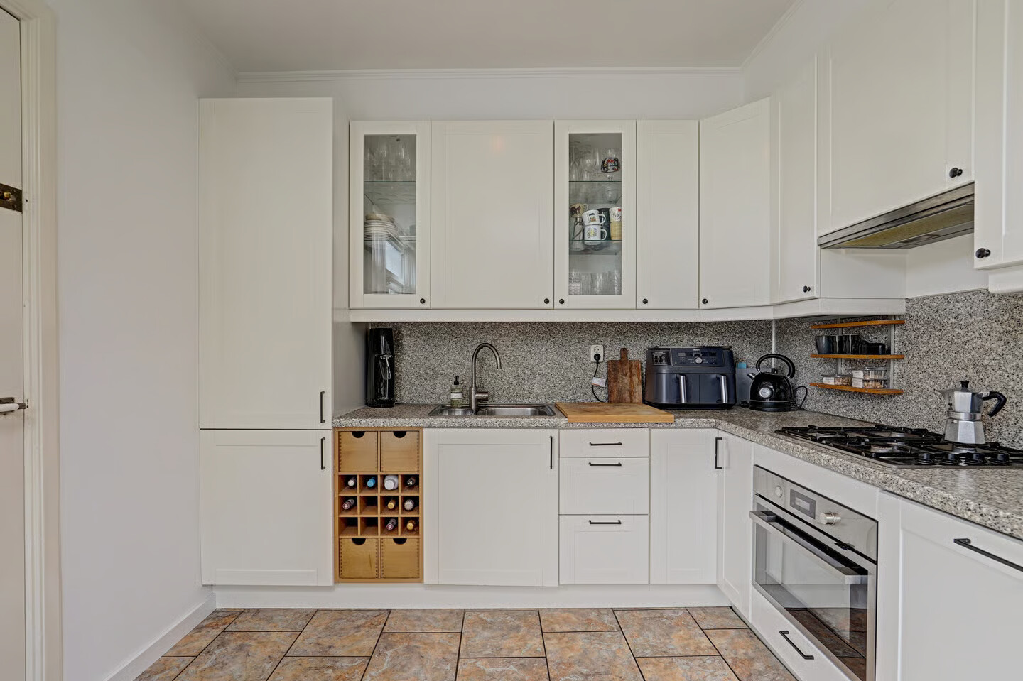 Hoekwoning te koop: Lodewijk van Nassaustraat 23, Zwijndrecht