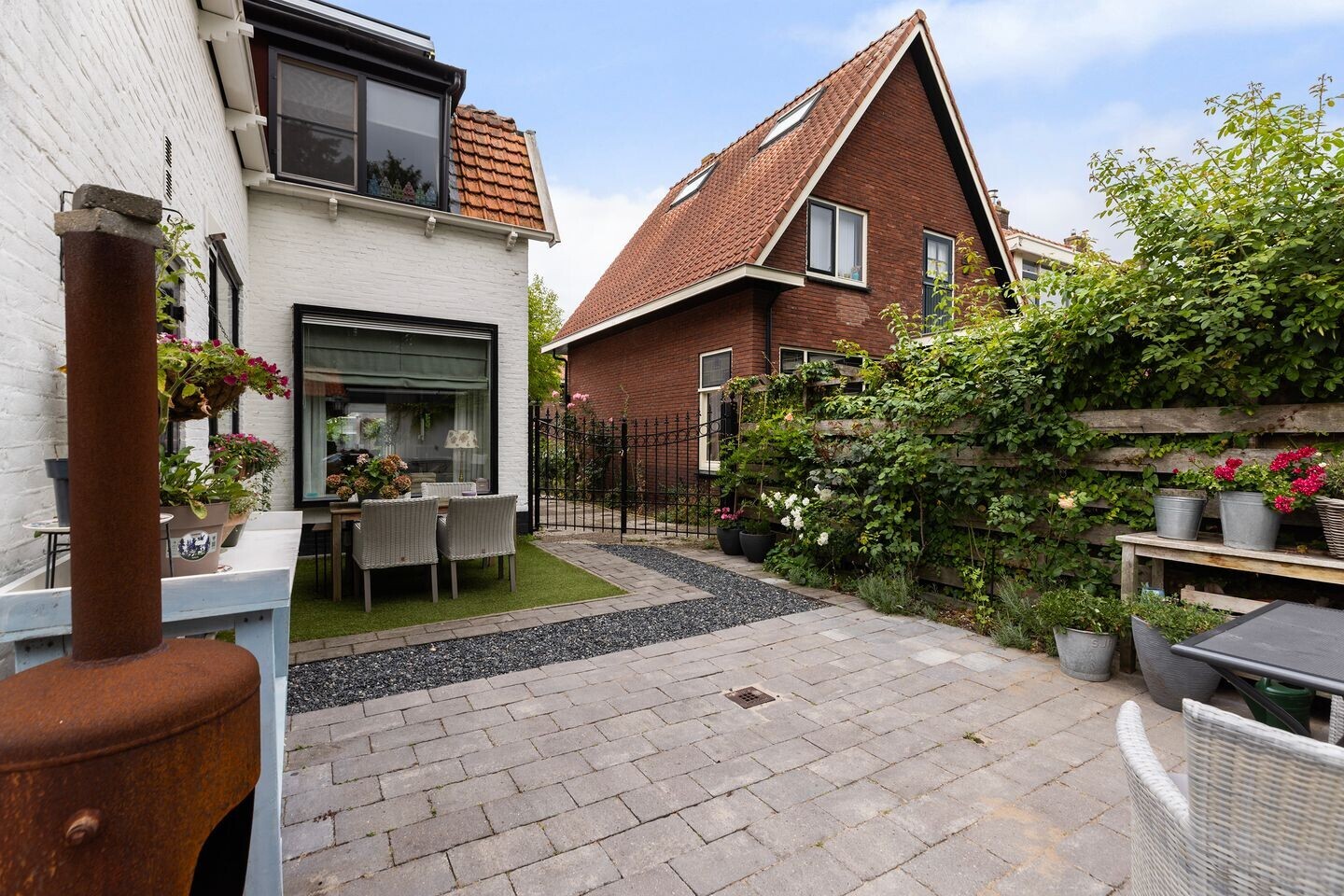 Twee-onder-één-kap te koop: Lodewijk van Nassaustraat 3, Zwijndrecht