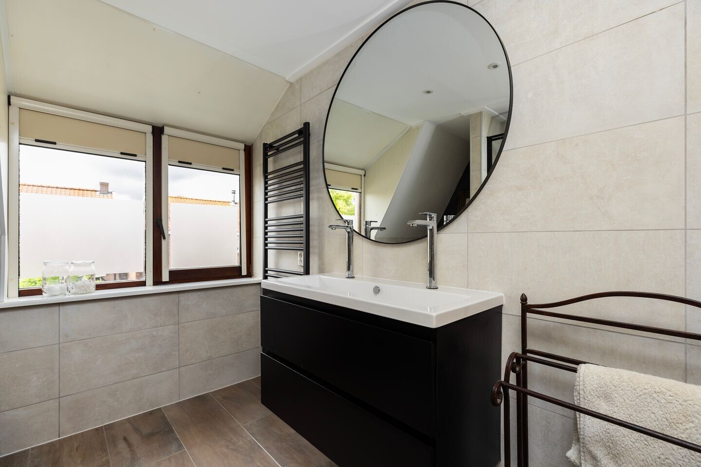 Twee-onder-één-kap te koop: Lodewijk van Nassaustraat 3, Zwijndrecht