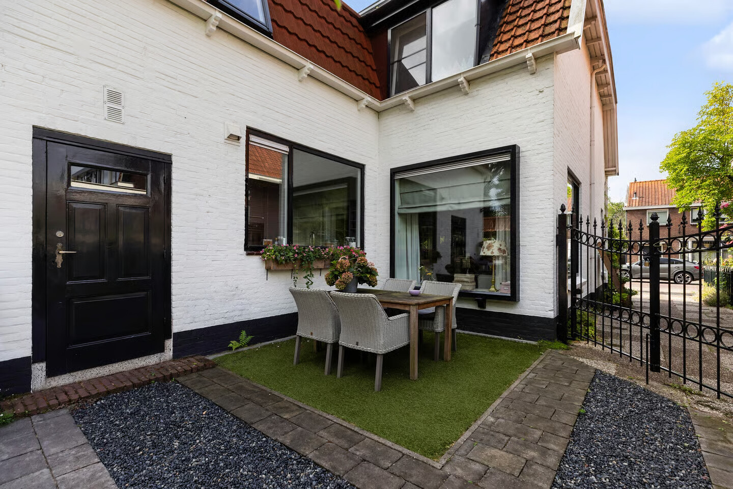 Twee-onder-één-kap te koop: Lodewijk van Nassaustraat 3, Zwijndrecht