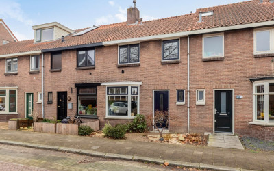 Prins Bernhardstraat 8