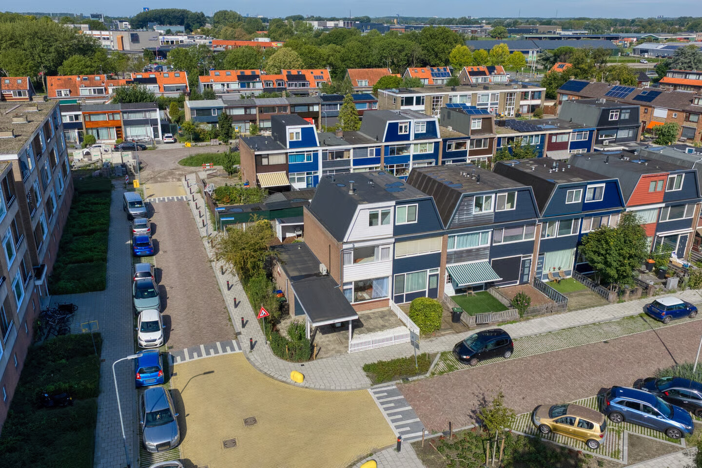 Hoekwoning te koop: van Weerden Poelmanstraat 27, Zwijndrecht