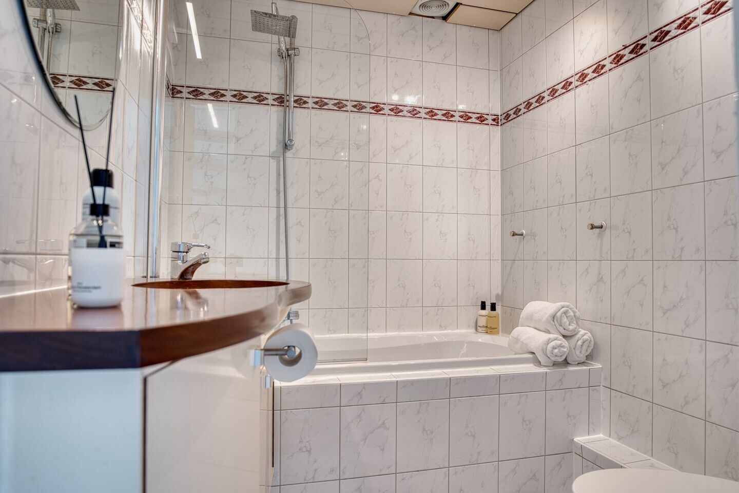 Hoekwoning te koop: van Weerden Poelmanstraat 27, Zwijndrecht