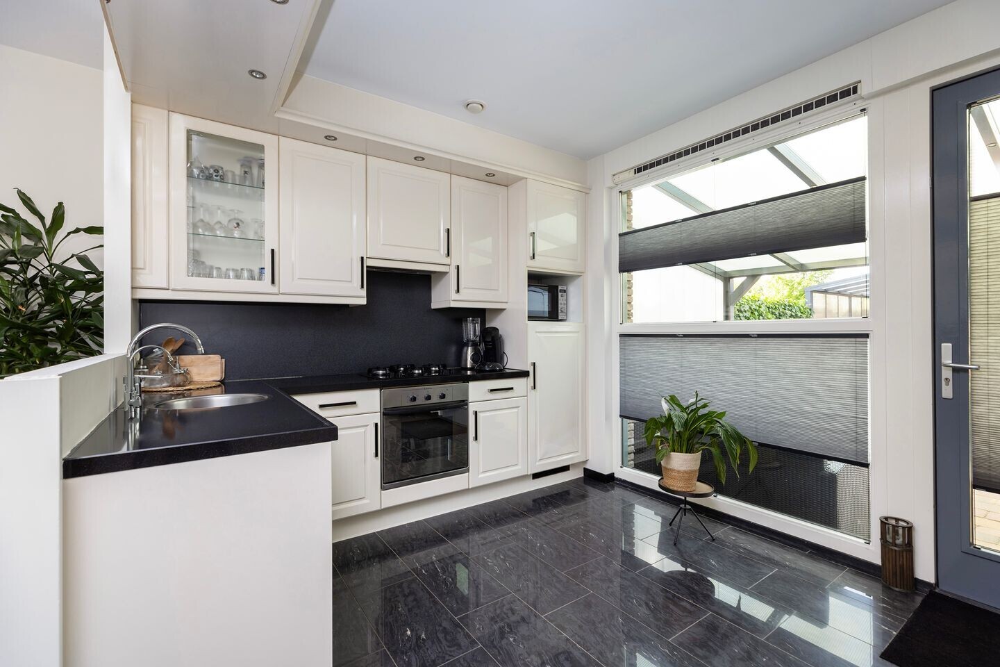 Hoekwoning te koop: Venusstraat 2A, Zwijndrecht
