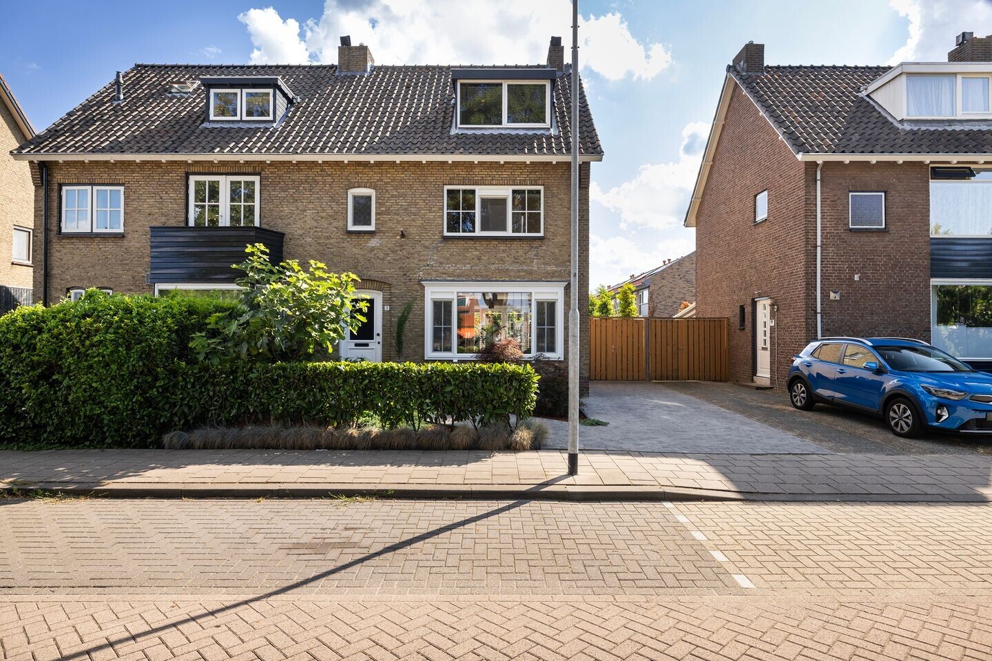 Twee-onder-één-kap te koop: Willy Sluiterweg 3, Zwijndrecht