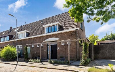Huis te koop Emmastraat 1