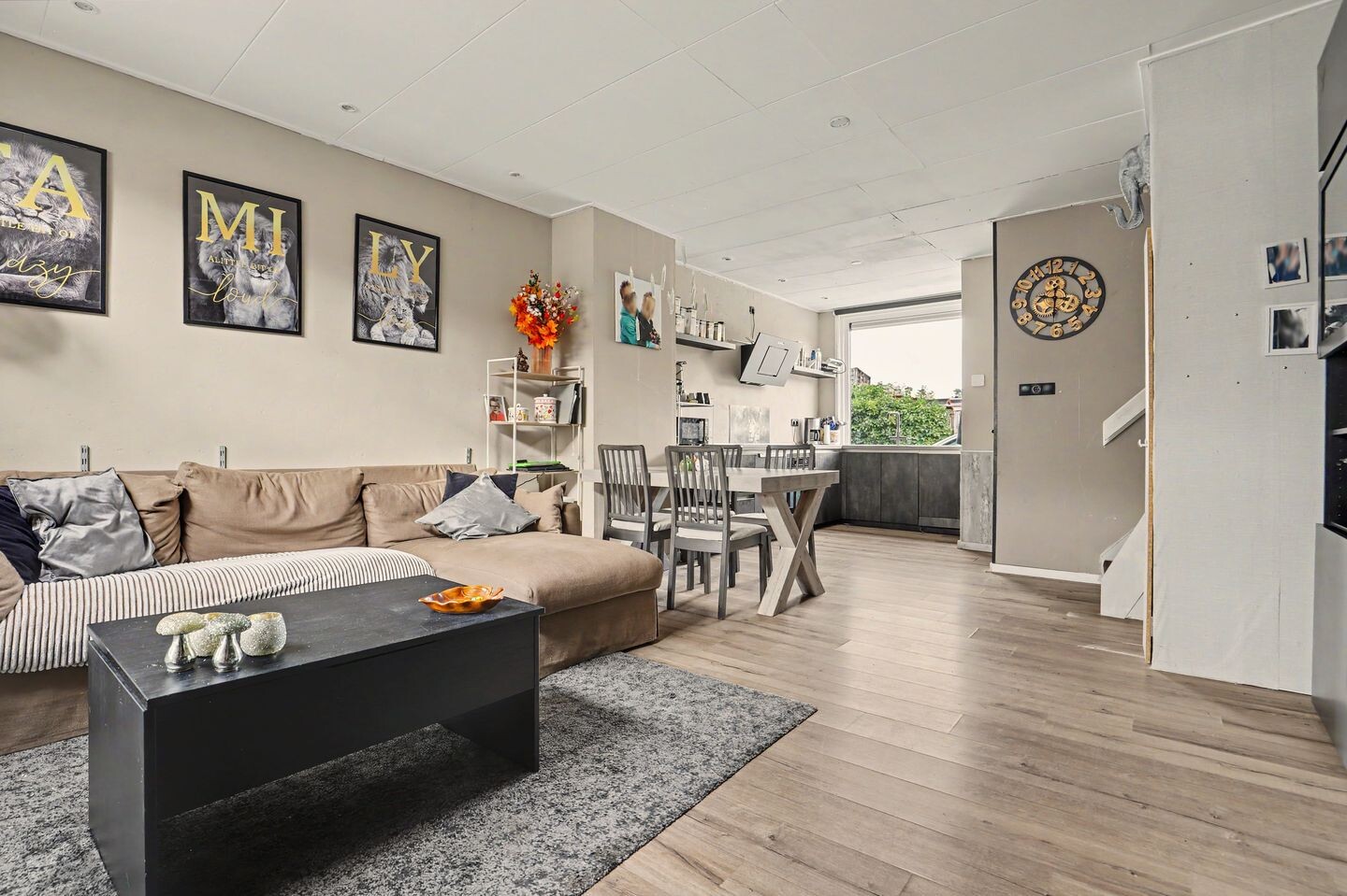 Tussenwoning te koop: Noteboomstraat 23, Zwijndrecht