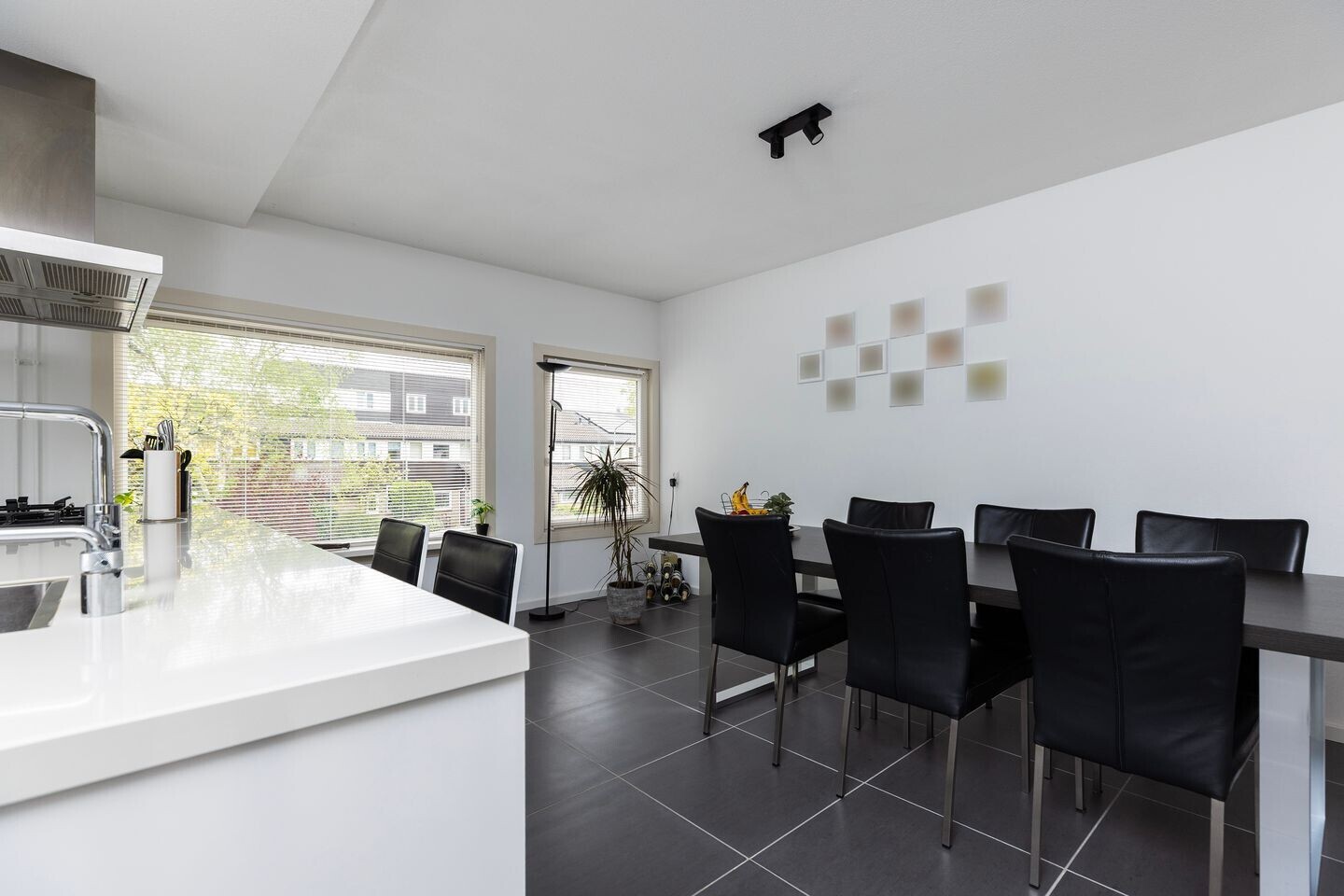 Tussenwoning te koop: Europaweg 69, Zwijndrecht
