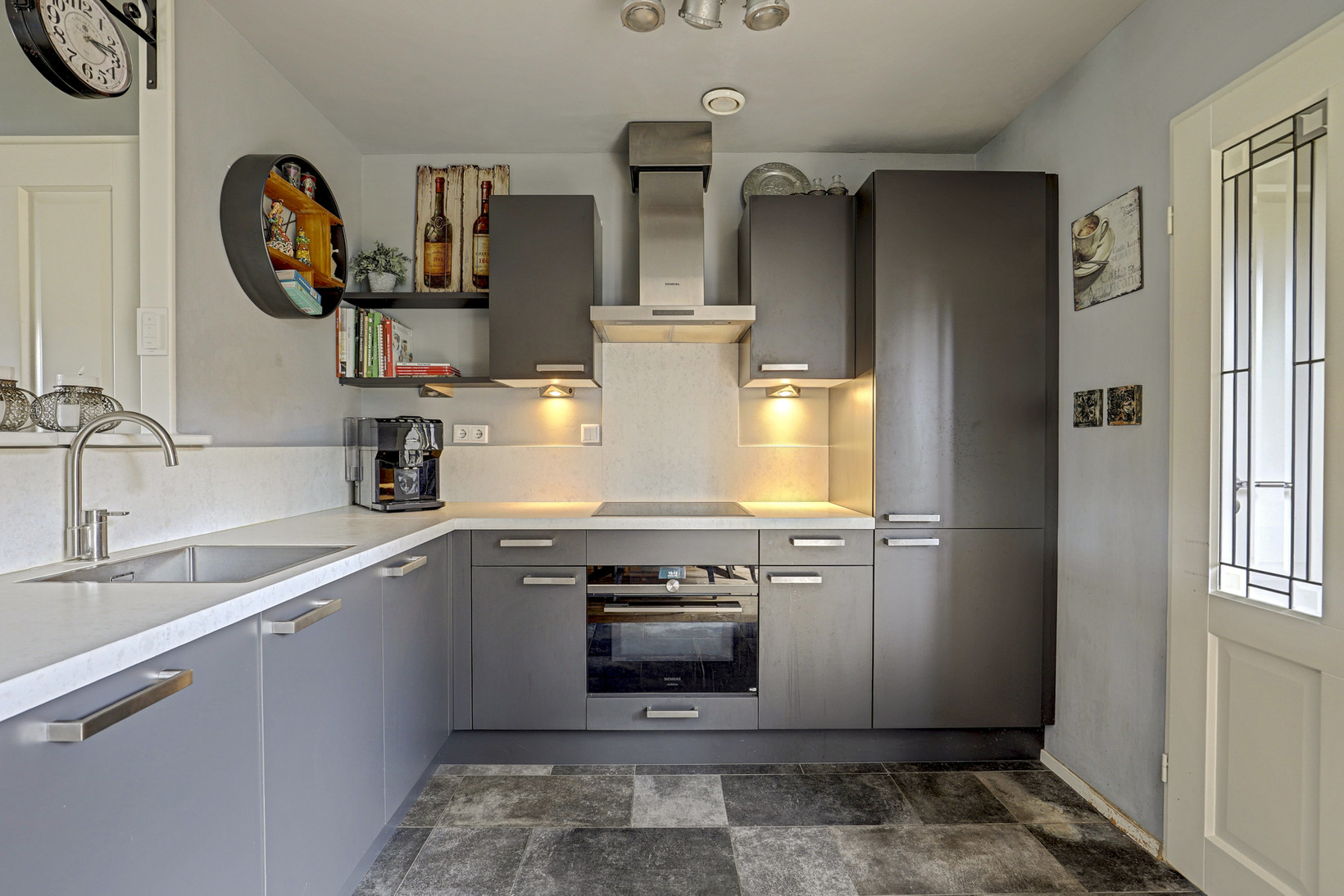Tussenwoning te koop: Gershwinstraat 23, Zwijndrecht