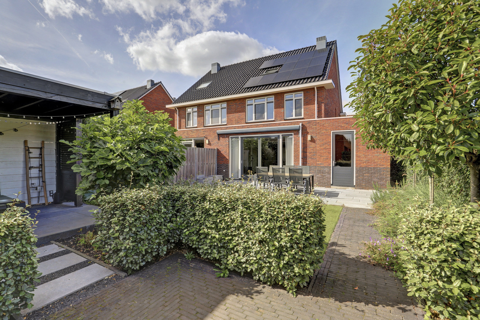 Twee-onder-één-kap te koop: Bramengaarde 87, Hendrik-Ido-Ambacht