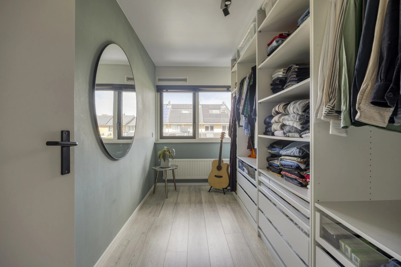 Tussenwoning te koop: Dadelgaarde 159, Hendrik-Ido-Ambacht