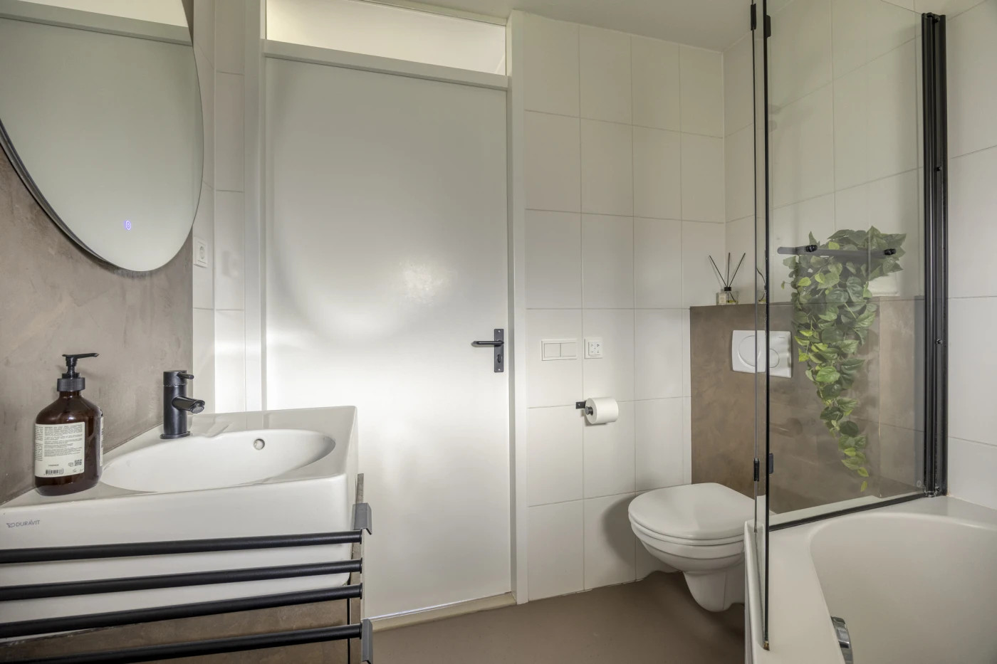 Tussenwoning te koop: Dadelgaarde 159, Hendrik-Ido-Ambacht
