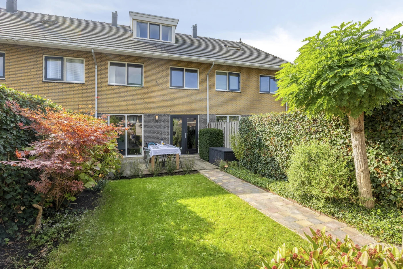 Tussenwoning te koop: Dadelgaarde 159, Hendrik-Ido-Ambacht