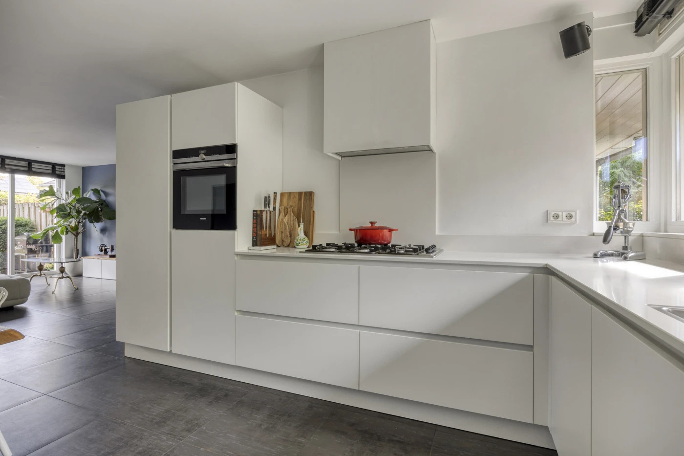 Tussenwoning te koop: Dadelgaarde 159, Hendrik-Ido-Ambacht