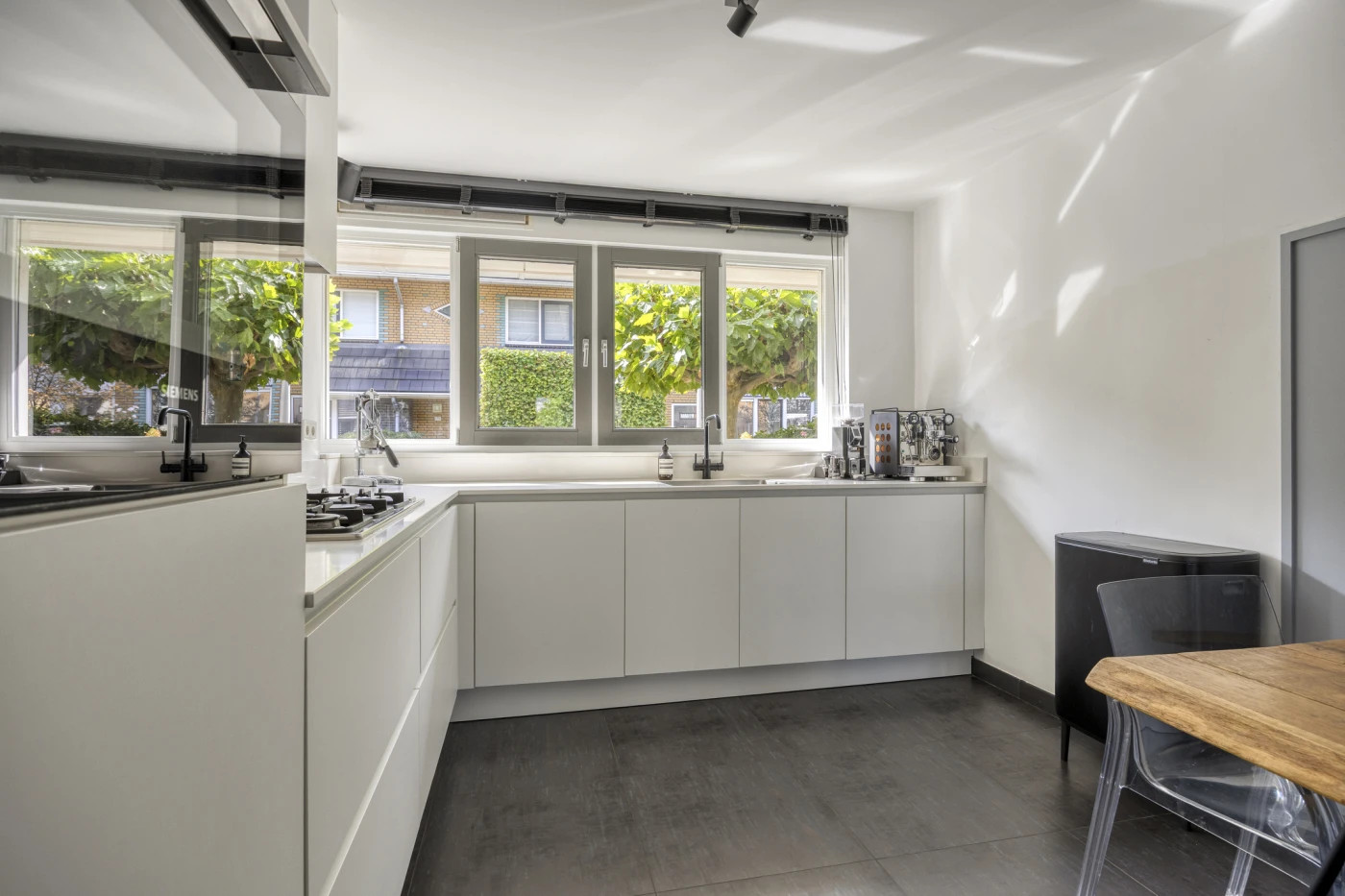 Tussenwoning te koop: Dadelgaarde 159, Hendrik-Ido-Ambacht