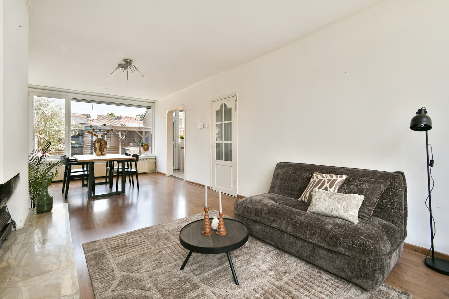 Tussenwoning te koop: Erasmusplein 5, Papendrecht