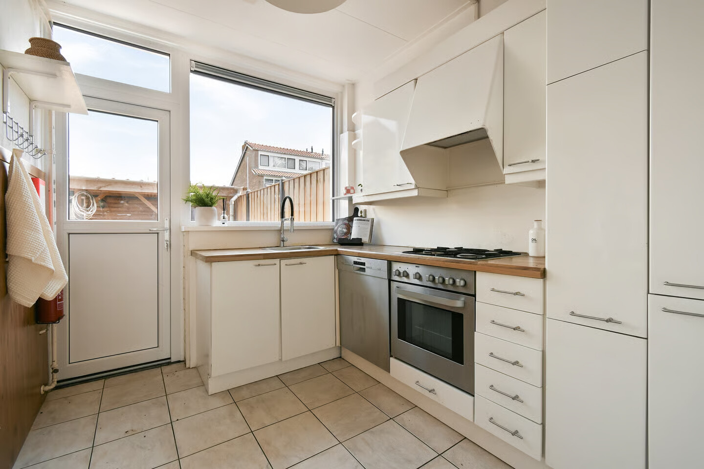 Tussenwoning te koop: Erasmusplein 5, Papendrecht