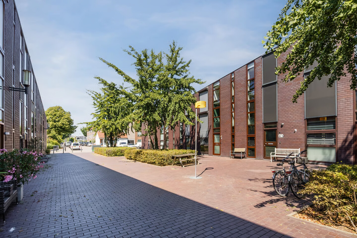 Tussenwoning te koop: Klokjesbloem 7, Papendrecht