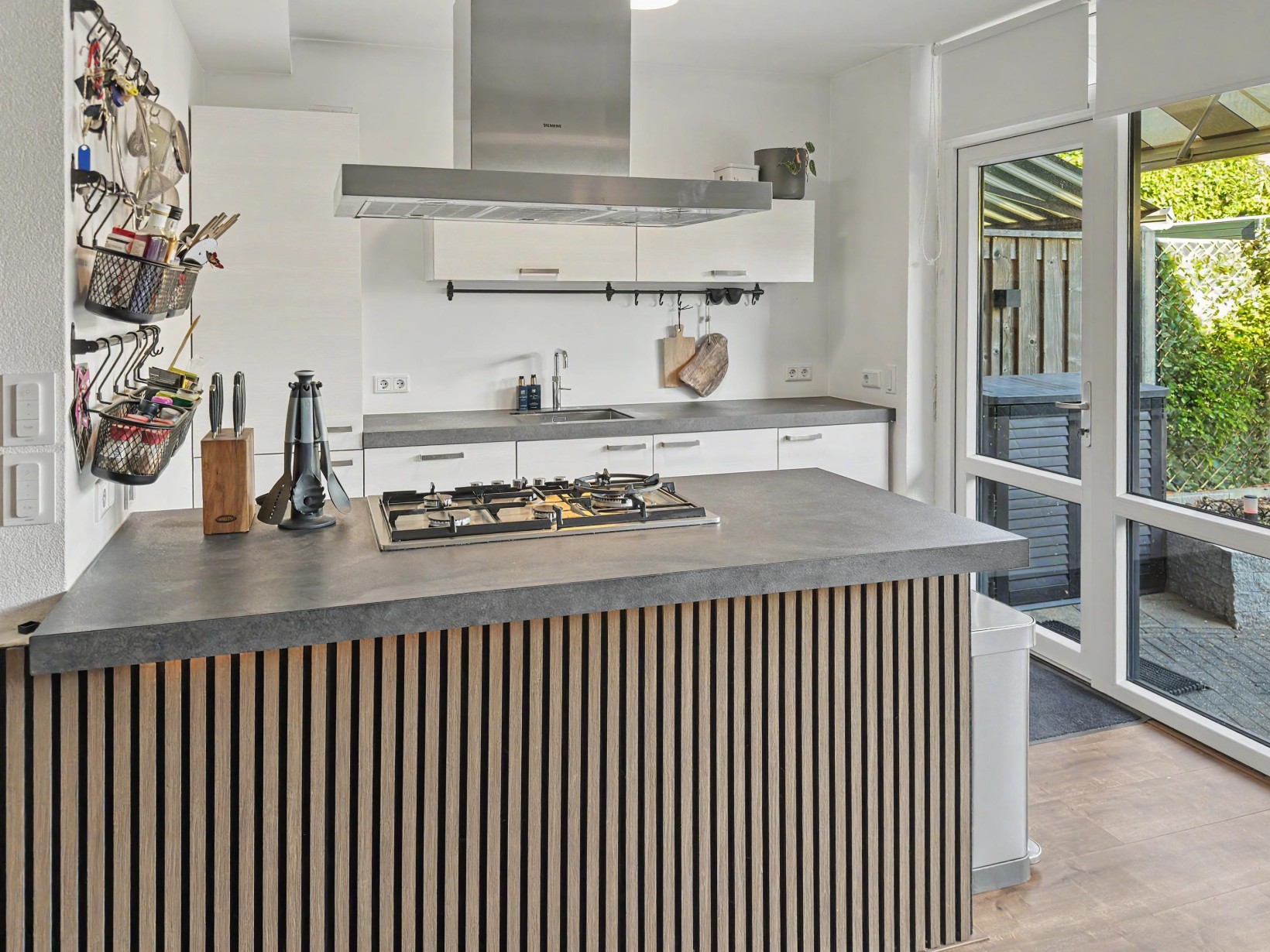 Tussenwoning te koop: A. Anemastraat 10, Papendrecht