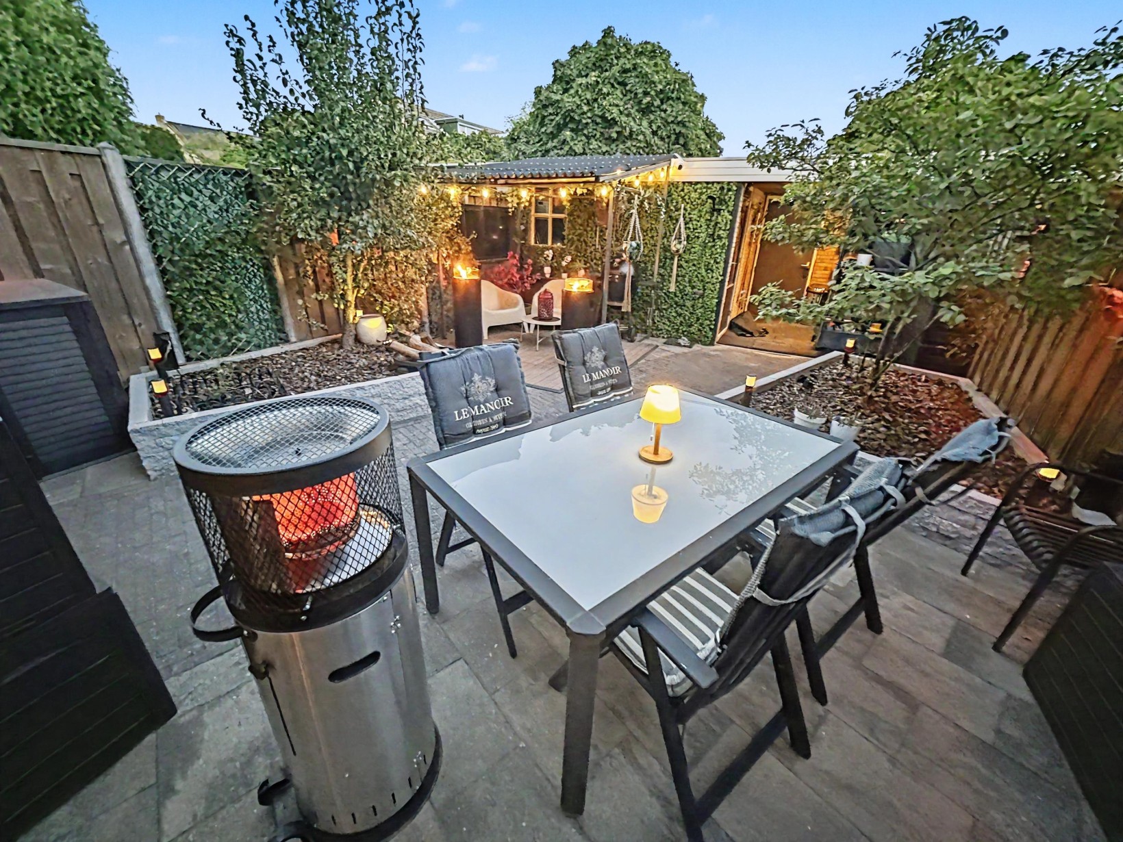 Tussenwoning te koop: A. Anemastraat 10, Papendrecht